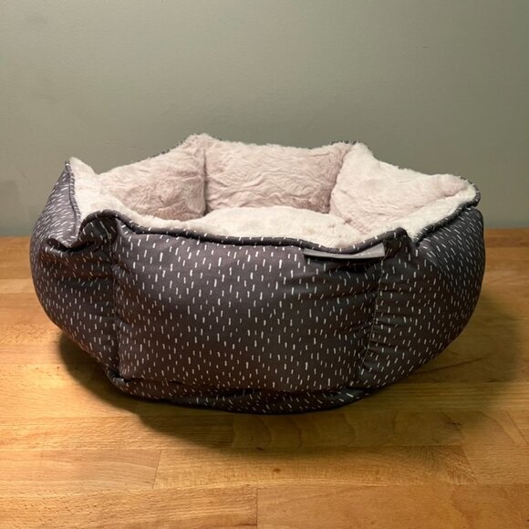 "Fringe Studio" Cushioned Pet Bed (Small) - Picture 3 of 8